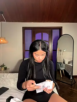 nayah   online show from 19, 12, 2025