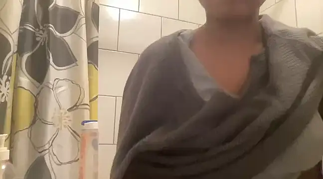 MommyConfident online show from 5, 12, 2024