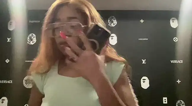 MommyConfident online show from 22, 12, 2024