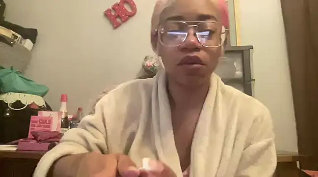 MommyConfident online show from 2, 3, 2025