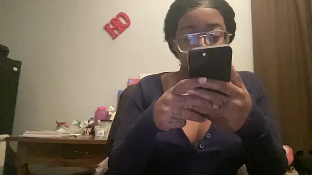 MommyConfident online show from 30, 11, 2025