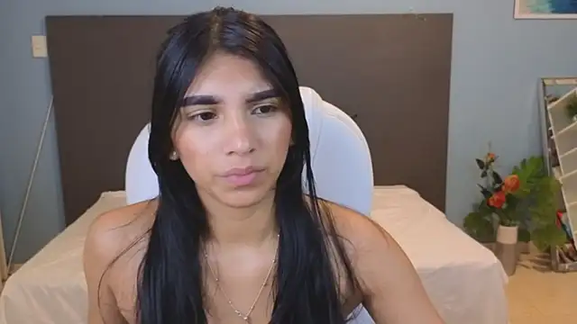 Snapshot of maiaa_ruiz chatting on 15, 12, 2024 maiaa ruiz online show from 15, 12, 2024