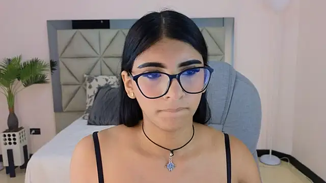 Snapshot of maiaa_ruiz chatting on 18, 11, 2025 maiaa ruiz online show from 18, 11, 2025