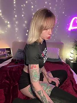 Snapshot of haileyhope_ chatting on 11, 2, 2026 haileyhope online show from 11, 2, 2026