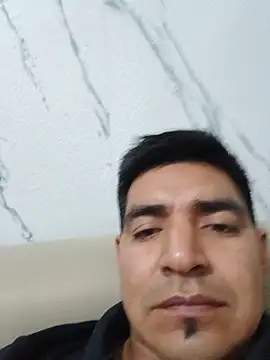 Snapshot of latino17 chatting on 15, 11, 2025 latino17 online show from 15, 11, 2025