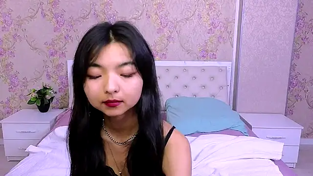 Snapshot of Shy_Kira chatting on 2, 12, 2024 Shy Kira online show from 2, 12, 2024