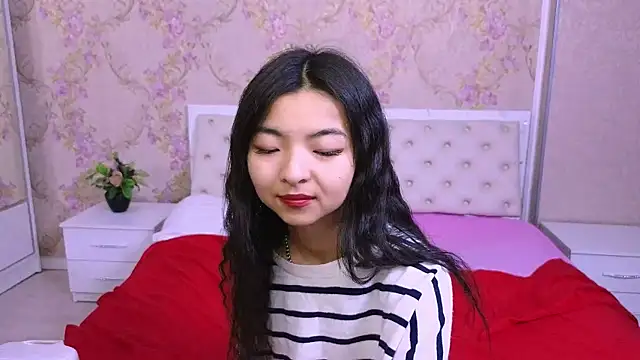 Snapshot of Shy_Kira chatting on 9, 12, 2024 Shy Kira online show from 9, 12, 2024