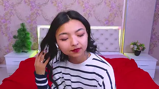 Snapshot of Shy_Kira chatting on 17, 12, 2024 Shy Kira online show from 17, 12, 2024