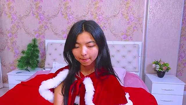 Snapshot of Shy_Kira chatting on 19, 12, 2024 Shy Kira online show from 19, 12, 2024