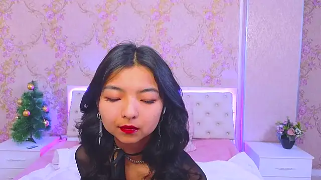 Snapshot of Shy_Kira chatting on 24, 12, 2024 Shy Kira online show from 24, 12, 2024