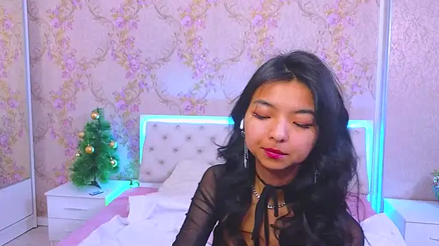 Snapshot of Shy_Kira chatting on 24, 12, 2024 Shy Kira online show from 24, 12, 2024