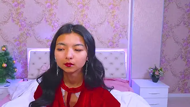 Snapshot of Shy_Kira chatting on 25, 12, 2024 Shy Kira online show from 25, 12, 2024