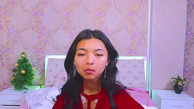 Snapshot of Shy_Kira chatting on 25, 12, 2024 Shy Kira online show from 25, 12, 2024