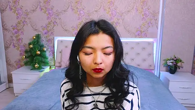 Snapshot of Shy_Kira chatting on 5, 1, 2025 Shy Kira online show from 5, 1, 2025