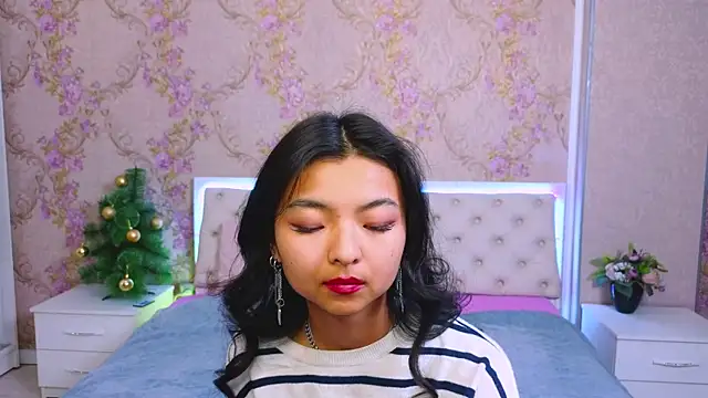 Snapshot of Shy_Kira chatting on 5, 1, 2025 Shy Kira online show from 5, 1, 2025