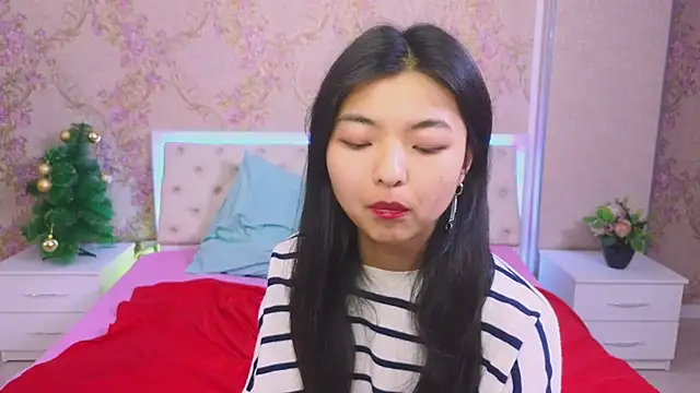 Snapshot of Shy_Kira chatting on 10, 1, 2025 Shy Kira online show from 10, 1, 2025