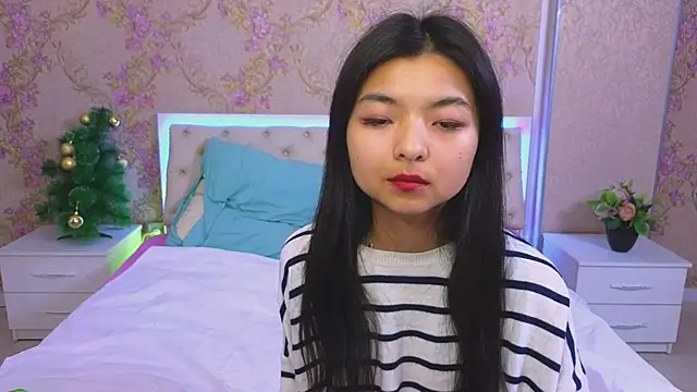 Snapshot of Shy_Kira chatting on 11, 1, 2025 Shy Kira online show from 11, 1, 2025