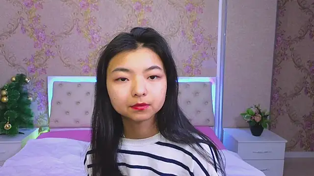 Snapshot of Shy_Kira chatting on 12, 1, 2025 Shy Kira online show from 12, 1, 2025