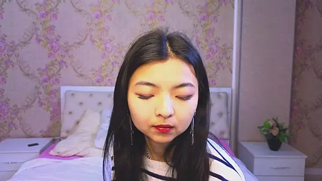 Snapshot of Shy_Kira chatting on 19, 1, 2025 Shy Kira online show from 19, 1, 2025