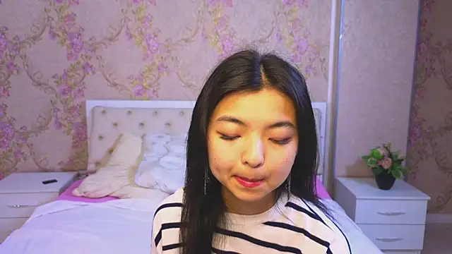 Snapshot of Shy_Kira chatting on 19, 1, 2025 Shy Kira online show from 19, 1, 2025