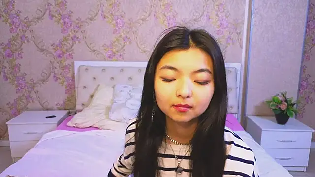 Snapshot of Shy_Kira chatting on 19, 1, 2025 Shy Kira online show from 19, 1, 2025