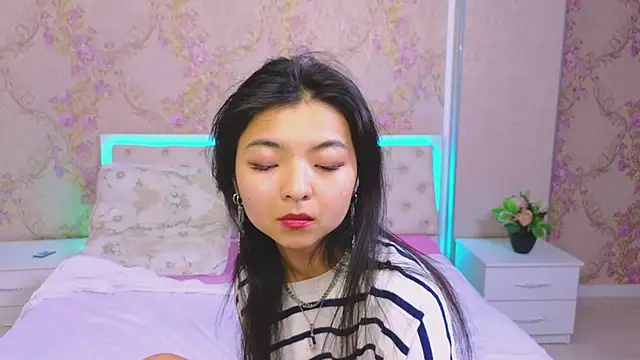 Snapshot of Shy_Kira chatting on 20, 1, 2025 Shy Kira online show from 20, 1, 2025