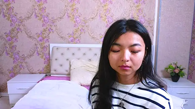 Snapshot of Shy_Kira chatting on 24, 1, 2025 Shy Kira online show from 24, 1, 2025