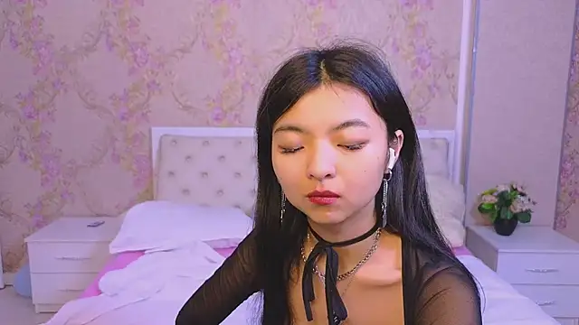 Snapshot of Shy_Kira chatting on 3, 2, 2025 Shy Kira online show from 3, 2, 2025