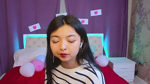 Snapshot of Shy_Kira chatting on 10, 2, 2025 Shy Kira online show from 10, 2, 2025