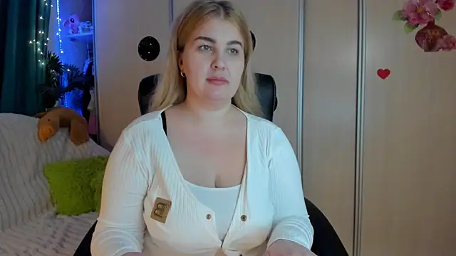 CoraSwon online show from 28, 2, 2026