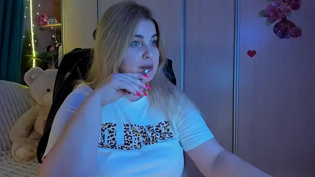 CoraSwon online show from 5, 3, 2026