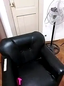 littlebrunett online show from 22, 1, 2025