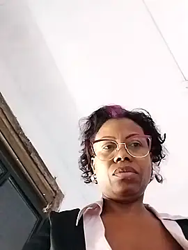 littlebrunett online show from 9, 3, 2026