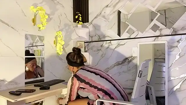 AmberNix online show from 17, 7, 2026