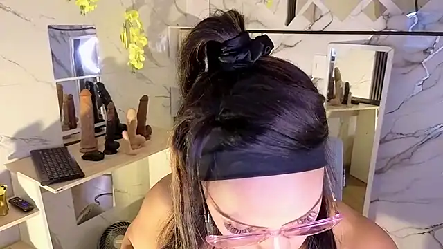 AmberNix online show from 22, 7, 2026