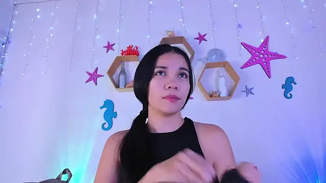 Emiily Parkerr online show from 4, 12, 2025