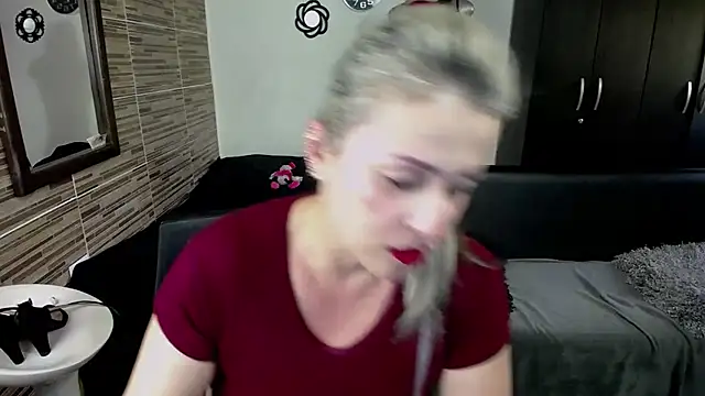 Snapshot of Emma_Rizzoo chatting on 20, 9, 2025 Emma Rizzoo online show from 20, 9, 2025