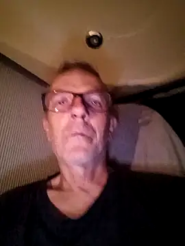 Snapshot of richa22cm chatting on 11, 10, 2025 richa22cm online show from 11, 10, 2025