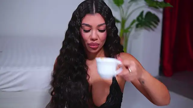 Snapshot of NatyDesiree chatting on 3, 10, 2025 NatyDesiree online show from 3, 10, 2025