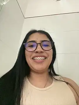 Snapshot of SaritaHot_69 chatting on 12, 12, 2024 SaritaHot 69 online show from 12, 12, 2024