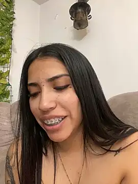 Snapshot of SaritaHot_69 chatting on 26, 12, 2024 SaritaHot 69 online show from 26, 12, 2024