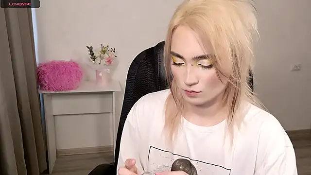 CuteYukiKun online show from 13, 2, 2026