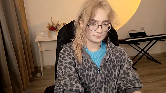 CuteYukiKun online show from 28, 4, 2026