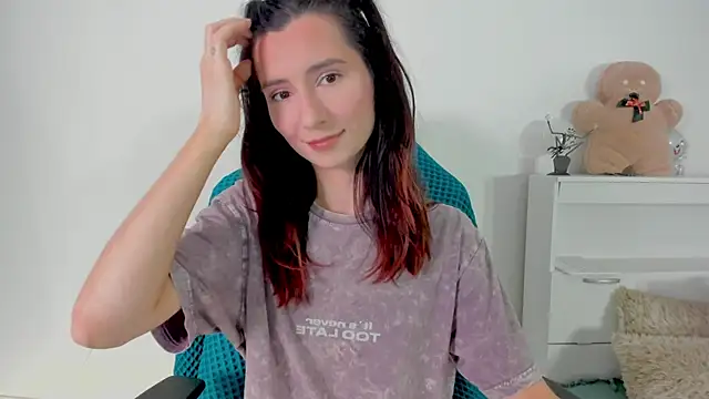 Snapshot of crystalnut chatting on 20, 11, 2025 crystalnut online show from 20, 11, 2025