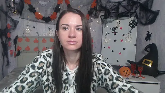 KaraCriegs online show from 25, 10, 2025