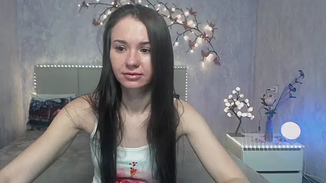 KaraCriegs online show from 6, 3, 2026