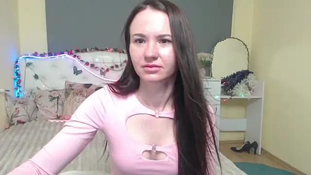 KaraCriegs online show from 3, 5, 2026