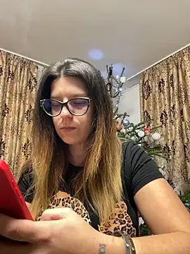 NadiraNoor online show from 21, 12, 2025