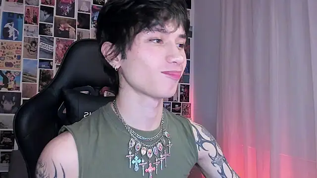 Snapshot of liamelf chatting on 5, 3, 2025 liamelf online show from 5, 3, 2025