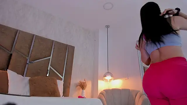 Martinaa Jones  online show from 11, 2, 2026